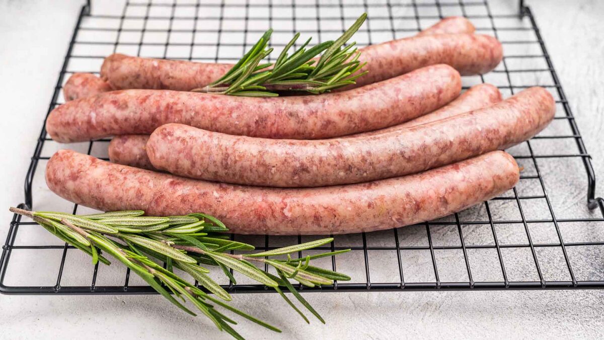 Przepis, który musisz wypróbować – zapiekana kiełbasa