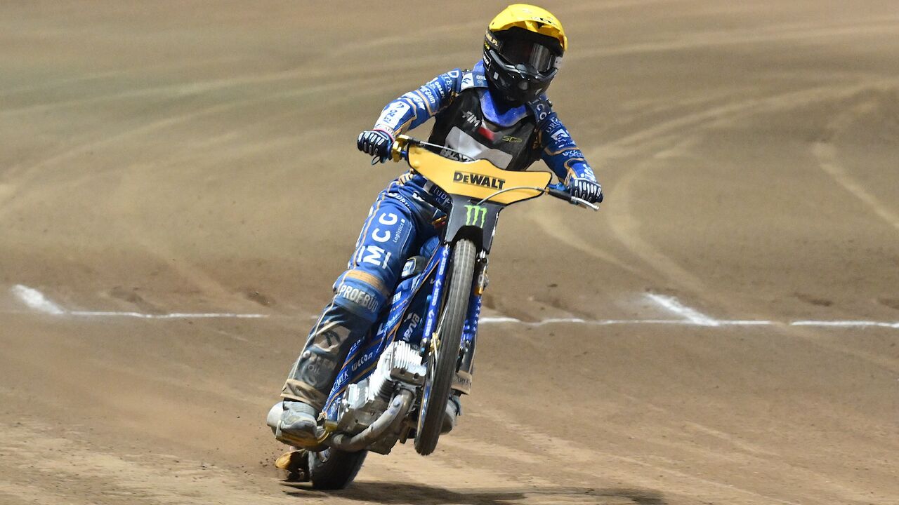 Pole retakes speedway world championship lead after victory in Riga
